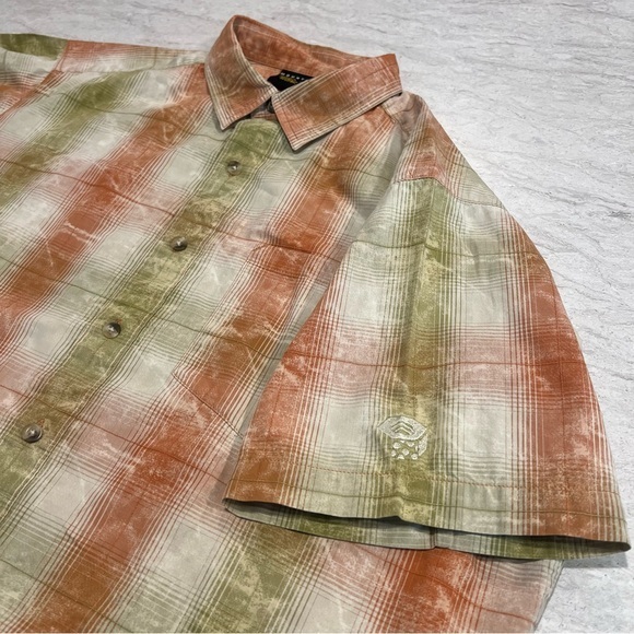Mountain‎ Hardware Men’s Shirt - Medium - Picture 6 of 14